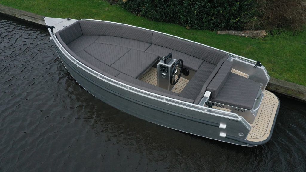 Qwest Marine S580